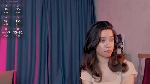 Snapshot of emeliareaper chatting on 10.02.25 Emelia online show from 10.02.25