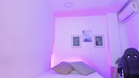 emelie_89 online show from 01.14.25