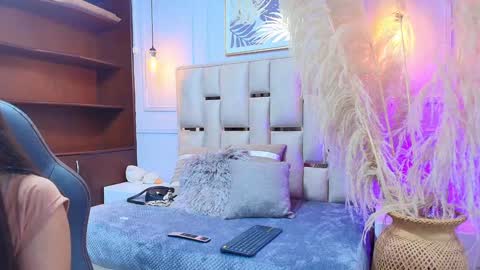 Snapshot of emelie_ch_ chatting on 01.23.25 Emily  online show from 01.23.25