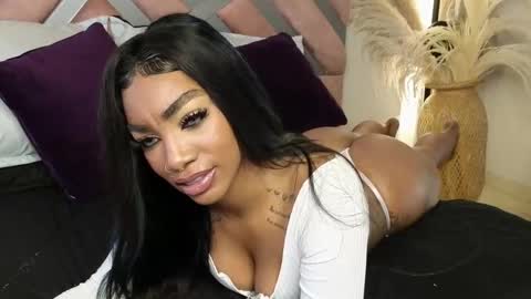 anyelii  online show from 03.07.25