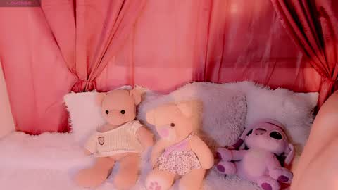 Emely Rous online show from 12.20.24