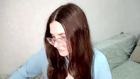 Snapshot of emelysimonson chatting on 10.04.25 Stacy online show from 10.04.25