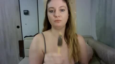 Snapshot of emerieskye chatting on 02.11.26 EmerieSkye online show from 02.11.26