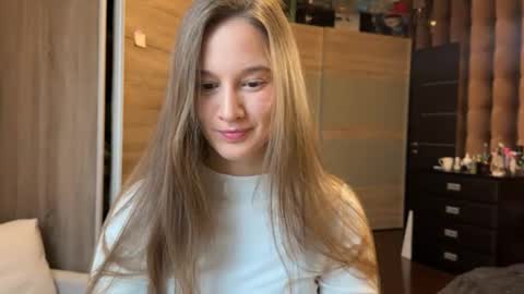 emi__ly online show from 12.01.25