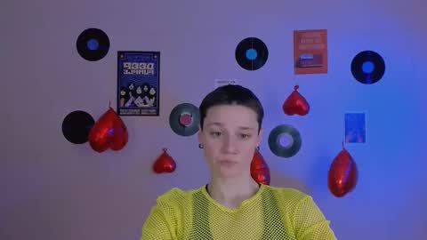 Snapshot of emi_fade chatting on 02.19.26 emi_fade online show from 02.19.26