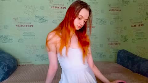 Snapshot of emi_less chatting on 05.20.26 Emi online show from 05.20.26