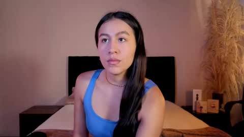 Snapshot of emigomez_ chatting on 05.12.26 Emilia Gomez online show from 05.12.26