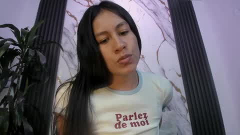 Snapshot of emigomez_ chatting on 05.20.26 Emilia Gomez online show from 05.20.26