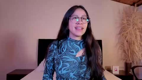 Snapshot of emigomez_ chatting on 05.21.26 Emilia Gomez online show from 05.21.26