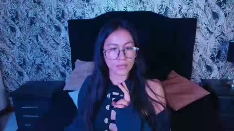 Snapshot of emigomez_ chatting on 05.25.26 Emilia Gomez online show from 05.25.26