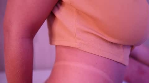 Snapshot of emiily_bell chatting on 01.14.26 online show from 01.14.26