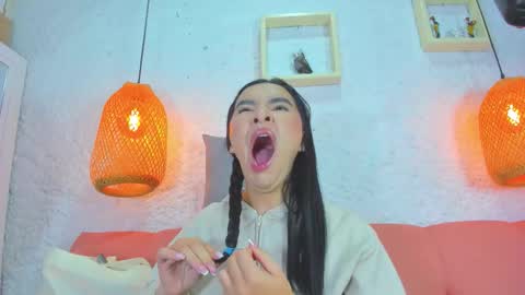 Snapshot of emiily_s chatting on 11.07.25 Emily online show from 11.07.25