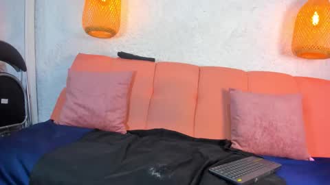 Snapshot of emiily_s chatting on 11.20.25 Emily online show from 11.20.25