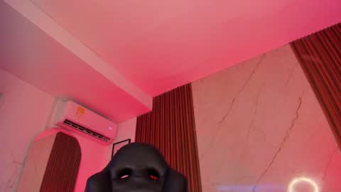 Snapshot of emiilycollins1 chatting on 12.12.24 online show from 12.12.24