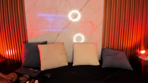 Snapshot of emiilycollins1 chatting on 02.03.25 online show from 02.03.25