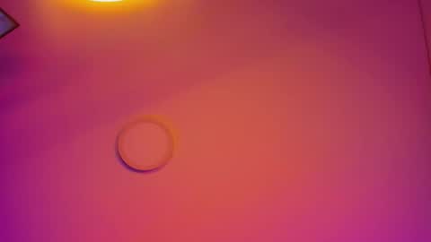 Snapshot of emiilycollins1 chatting on 10.10.25 online show from 10.10.25