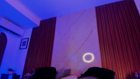 Snapshot of emiilycollins1 chatting on 11.05.25 online show from 11.05.25