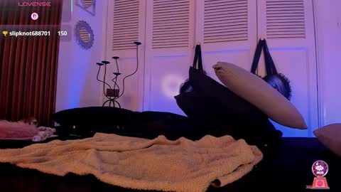 Snapshot of emiilycollins1 chatting on 02.15.26 online show from 02.15.26