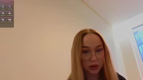 Emili online show from 12.22.25