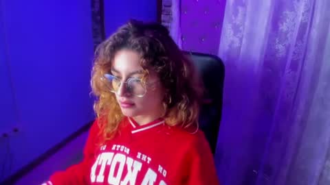 Snapshot of emili_rouse_ chatting on 09.17.25 Emy  online show from 09.17.25