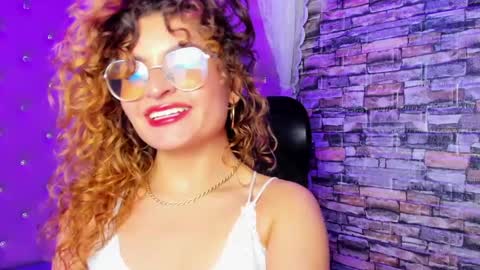 Snapshot of emili_rouse_ chatting on 09.23.25 Emy  online show from 09.23.25