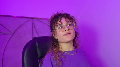 Snapshot of emili_rouse_ chatting on 10.08.25 Emy  online show from 10.08.25