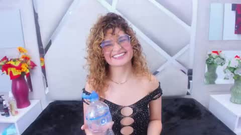 Snapshot of emili_rouse_ chatting on 10.11.25 Emy  online show from 10.11.25
