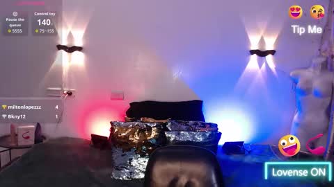 Emili roux online show from 11.22.25