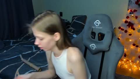 emili_sweet__ online show from 12.26.24