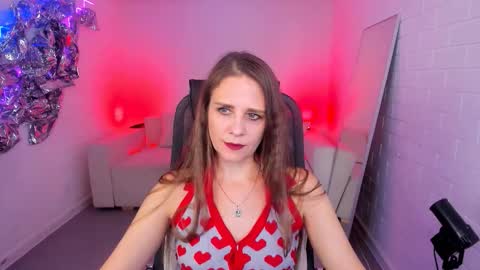 Emilia Bedy online show from 11.18.25