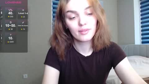 Snapshot of emiliarhodes chatting on 10.28.25 Emi online show from 10.28.25