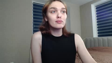 Snapshot of emiliarhodes chatting on 11.01.25 Emi online show from 11.01.25