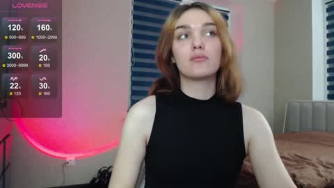 Snapshot of emiliarhodes chatting on 11.07.25 Emi online show from 11.07.25