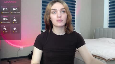 Snapshot of emiliarhodes chatting on 11.08.25 Emi online show from 11.08.25