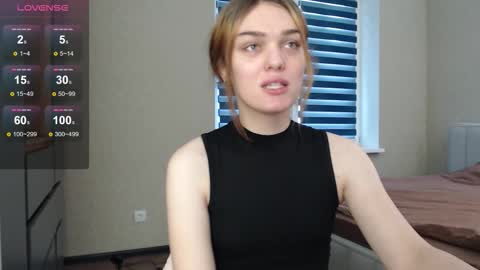 Snapshot of emiliarhodes chatting on 11.20.25 Emi online show from 11.20.25