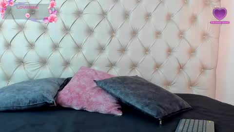 Snapshot of emilieandblake chatting on 05.30.26 emilieandblake online show from 05.30.26