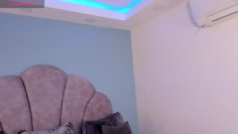 Emillie online show from 05.12.26