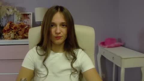 Snapshot of emilly_lust99 chatting on 01.24.25 Emilly online show from 01.24.25