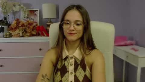 Snapshot of emilly_lust99 chatting on 02.08.25 Emilly online show from 02.08.25