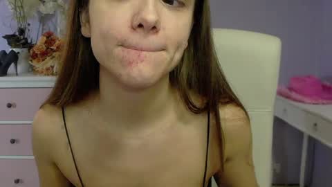 Snapshot of emilly_lust99 chatting on 02.17.25 Emilly online show from 02.17.25