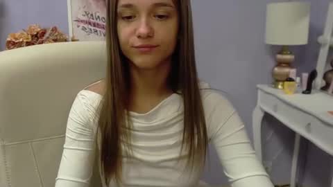 Snapshot of emilly_lust99 chatting on 11.07.25 Emilly online show from 11.07.25