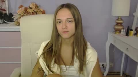 Snapshot of emilly_lust99 chatting on 11.16.25 Emilly online show from 11.16.25