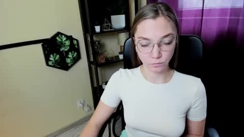 Emilly online show from 02.11.25