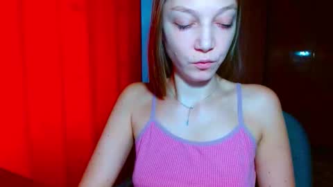 Snapshot of emilly_xkiss chatting on 12.16.25 Emilly online show from 12.16.25