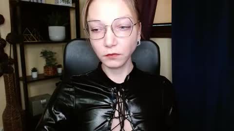 Snapshot of emilly_xkiss chatting on 02.19.26 Emilly online show from 02.19.26