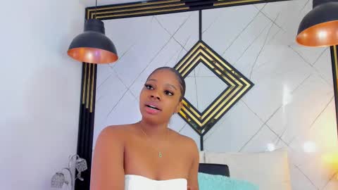 Snapshot of emillydiaz chatting on 11.15.25 Emilly online show from 11.15.25