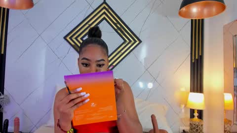 Snapshot of emillydiaz chatting on 11.18.25 Emilly online show from 11.18.25