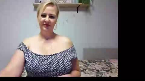 EmillyLove online show from 09.10.25