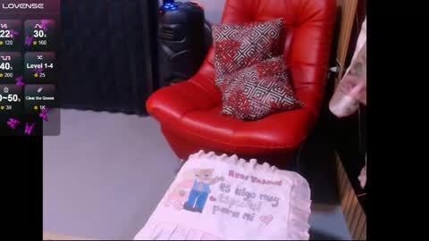 Snapshot of emily1_rosse chatting on 05.15.26 Rosse online show from 05.15.26