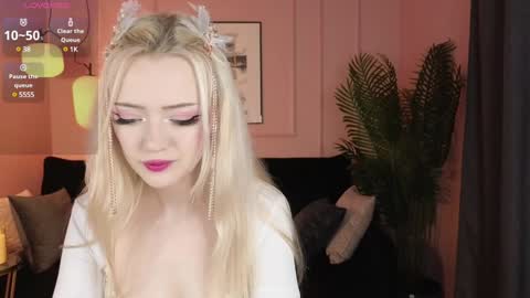 Emily online show from 12.25.24